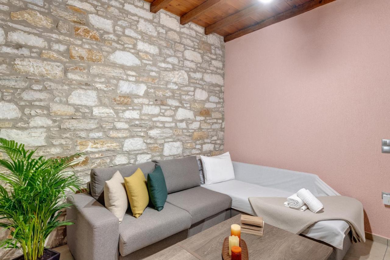 Takis Guesthouse- Laoura-Hermoupolis Buitenkant foto